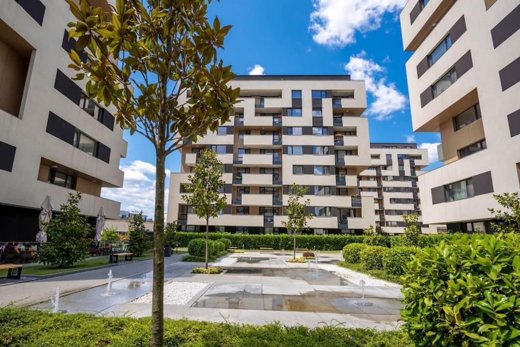 Labyrinth Apartment - Free Parking Space Included Varna Extérieur photo