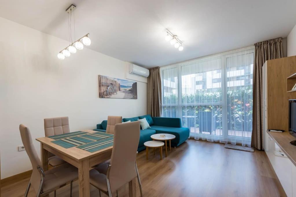Labyrinth Apartment - Free Parking Space Included Varna Extérieur photo